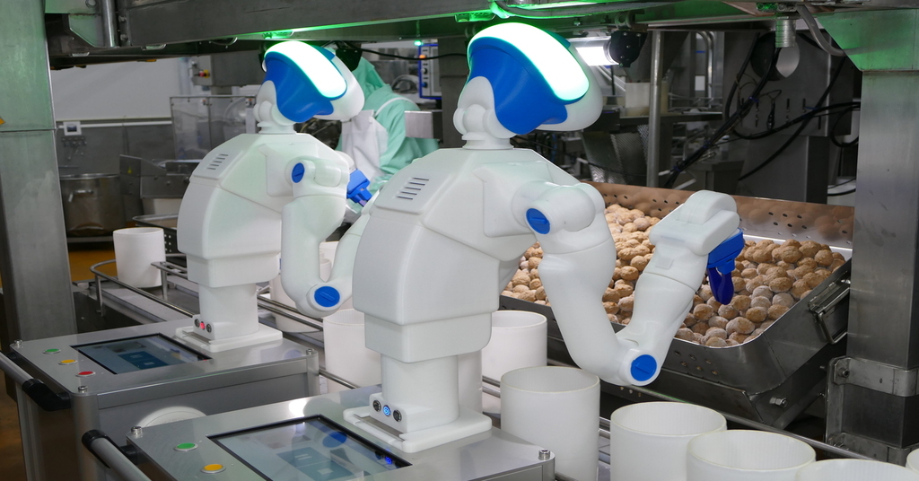 イチビキ、惣菜製造に人型協働ロボットを導入